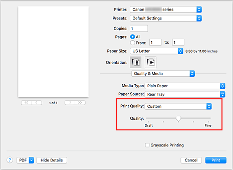 kuva:Valitse Tulostus-valintaikkunassa Laatu ja tulostusmateriaali -kohdan Tulostuslaatu-asetukseksi Mukautettu