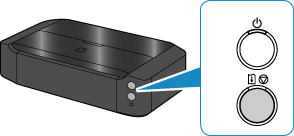 Obrázok: stlačte a podržte tlačidlo POKRAČOVAŤ/ZRUŠIŤ a&nbsp;indikátor NAPÁJANIE 8-krát blikne